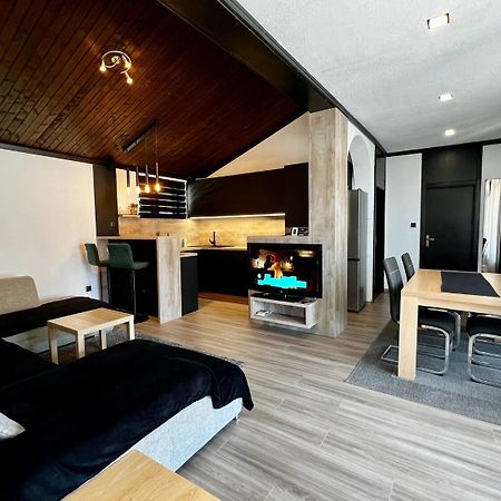 Apartment Denis - Great Location & Large Terrace Makarska Exterior foto