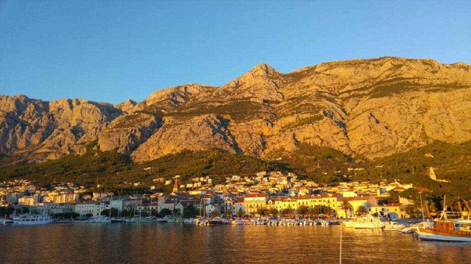 Apartment Denis - Great Location & Large Terrace Makarska Exterior foto